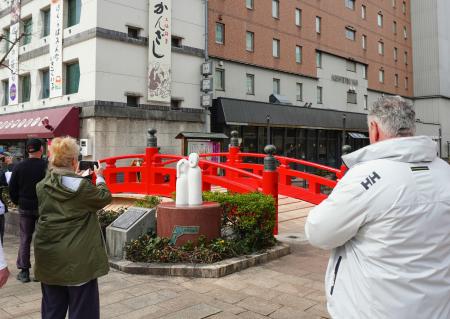 　改修された高知市のはりまや橋＝１４日午前