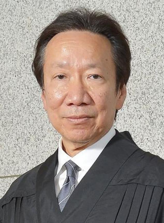 　草野耕一氏