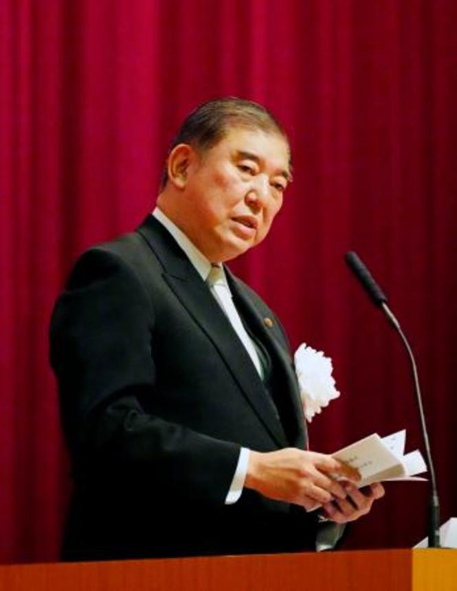 　防衛大学校の卒業式で訓示する石破首相＝２２日午前、神奈川県横須賀市