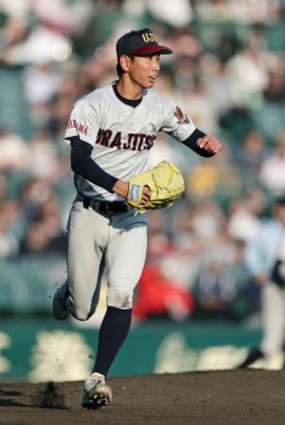 　滋賀学園を完封した浦和実・石戸＝甲子園